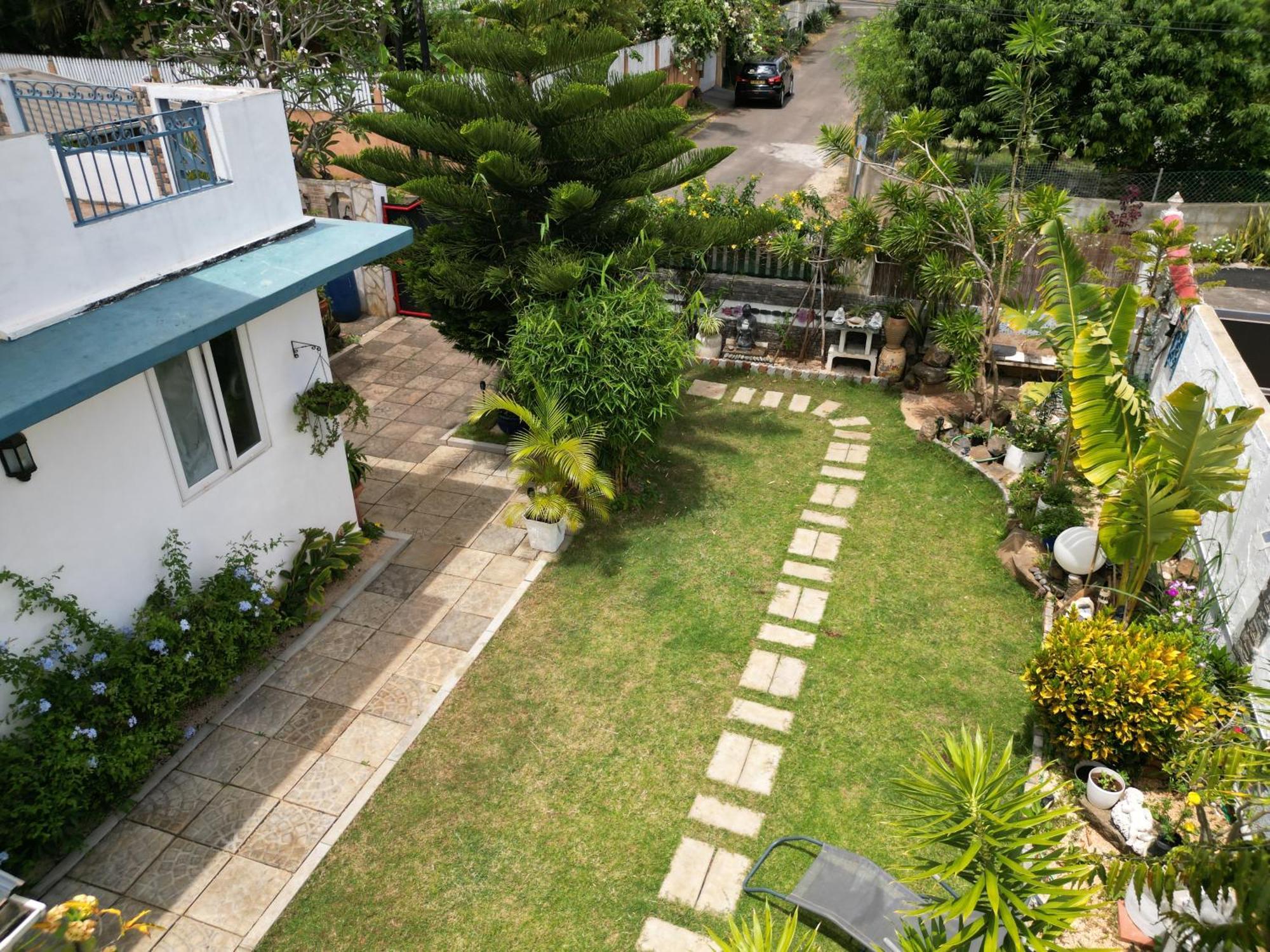 Villa3Tours Albion Exterior photo